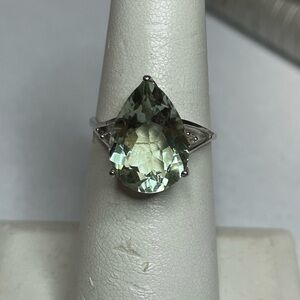 10k white gold ring green amethyst and diamond size 6.5